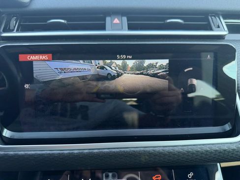 Used 2019 Land Rover Range Rover Velar R-Dynamic SE AWD/4WD image 51