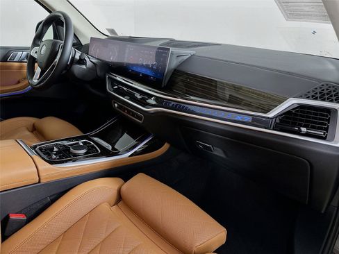 Certified 2023 BMW X7 xDrive40i w/ Premium Package image 32