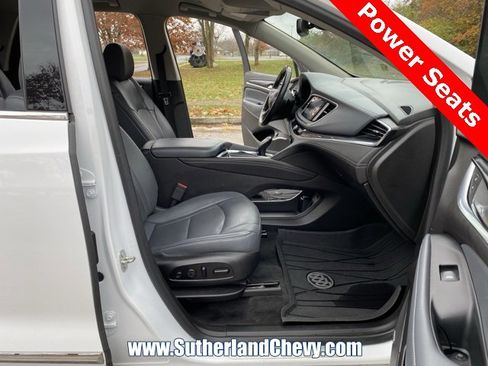 Used 2021 Buick Enclave Premium image 16