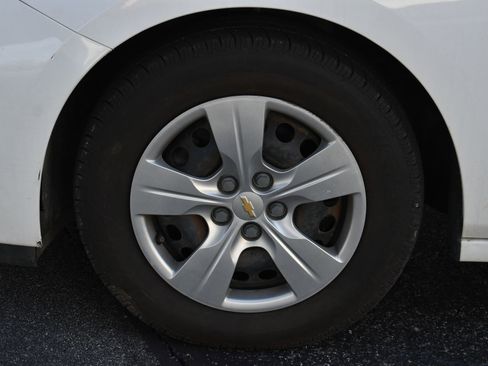 Used 2018 Chevrolet Cruze LS w/ LS Fleet Convenience Package image 11