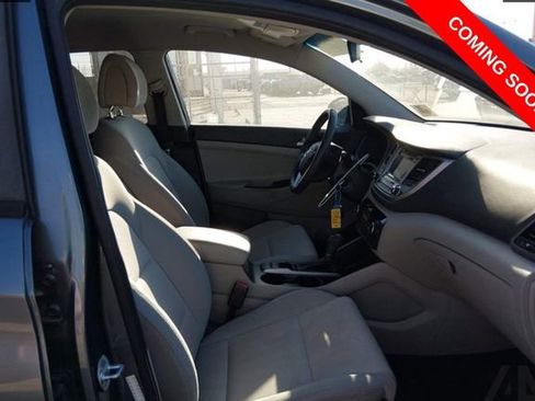 Used 2018 Hyundai Tucson SE image 5