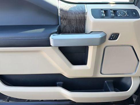 Used 2018 Ford F250 Lariat w/ Lariat Ultimate Package AWD/4WD image 24