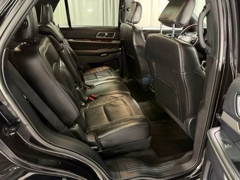 Used 2019 Ford Explorer Platinum AWD/4WD image 8