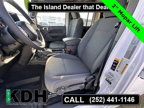 New 2025 Jeep Gladiator Sport AWD/4WD image 10