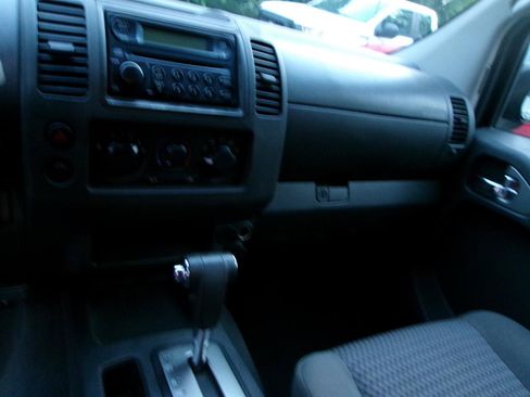 Used 2007 Nissan Frontier SE w/ SE Value Truck Pkg RWD image 11