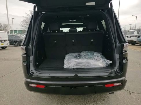 New 2026 Jeep Grand Wagoneer 4WD image 10