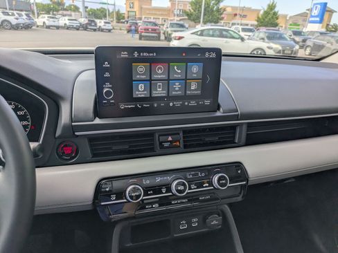 Used 2024 Honda Pilot Touring image 28