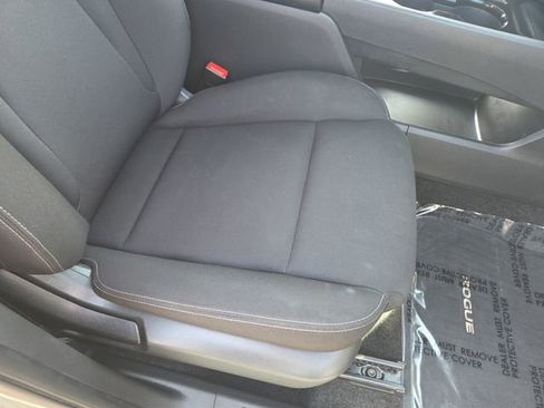 Used 2023 Nissan Rogue S image 29