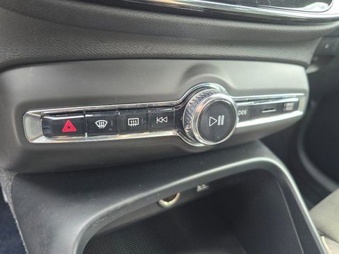 Used 2021 Volvo XC40 T5 R-Design image 35