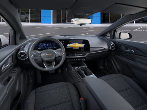 New 2026 Chevrolet Equinox EV LT image 40