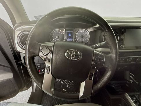 Used 2021 Toyota Tacoma SR5 AWD/4WD image 11