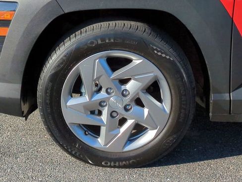 Certified 2024 Hyundai Kona SE FWD image 11
