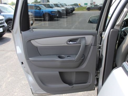 Used 2016 Chevrolet Traverse LT FWD image 18
