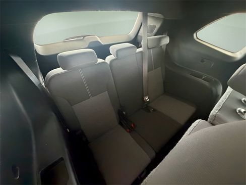 Used 2025 GMC Acadia Elevation image 22