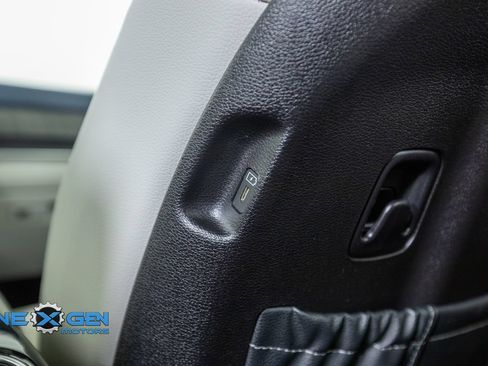 Used 2025 Kia Telluride SX w/ SX Captain's Chair Package AWD/4WD image 32