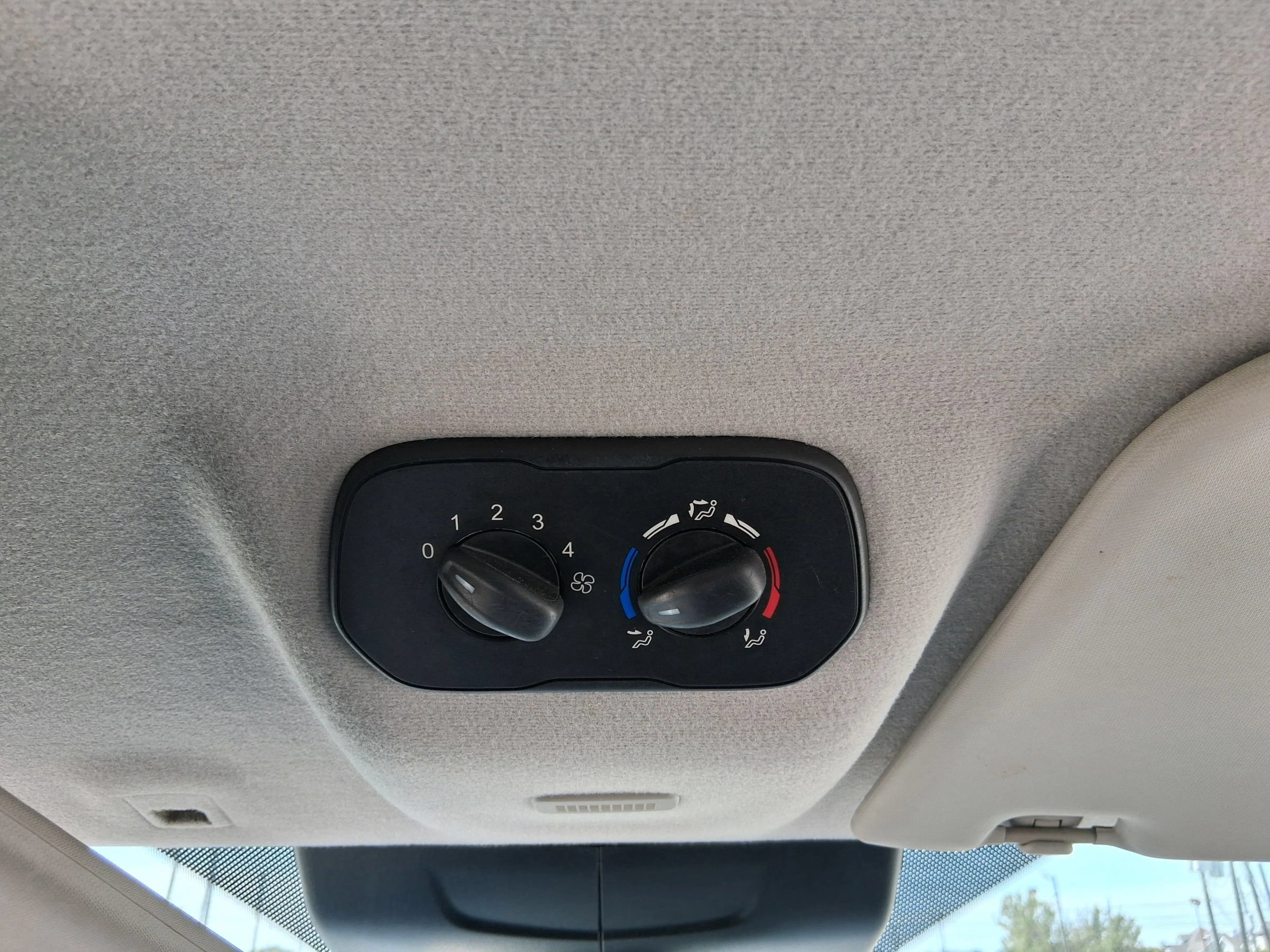 Used 2019 Ford Transit 150 XL RWD image 35