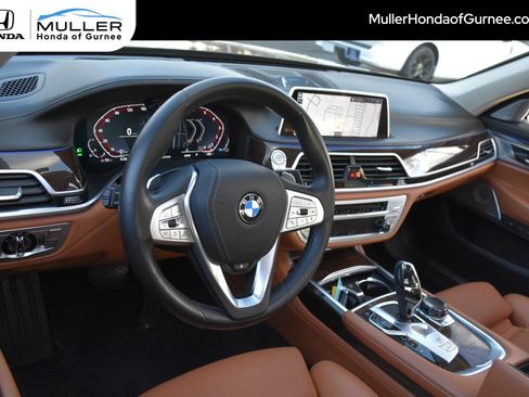 Used 2020 BMW 750i xDrive w/ Executive Package image 17
