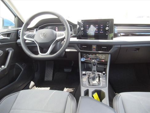 Used 2026 Volkswagen Jetta SE FWD image 13