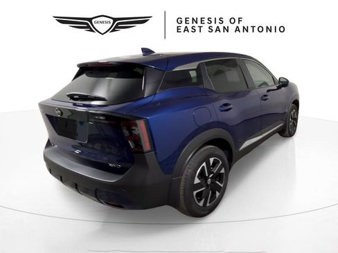 Used 2025 Nissan Kicks SV image 6