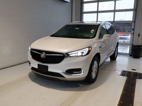 Certified 2021 Buick Enclave Essence w/ Sound and Sites Package AWD/4WD image 5