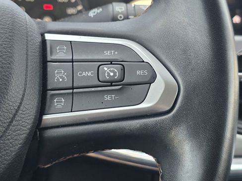 Used 2022 Jeep Compass Limited AWD/4WD image 32