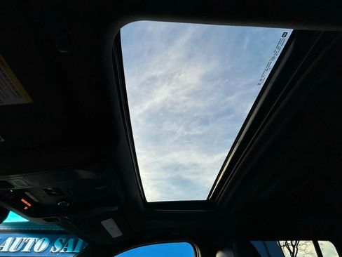 Used 2019 Cadillac Escalade ESV Platinum image 27