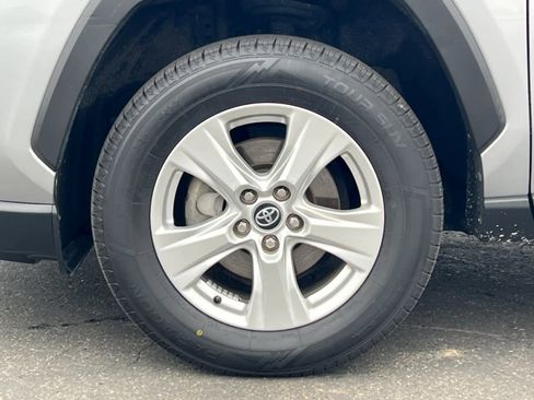 Used 2020 Toyota RAV4 XLE image 27