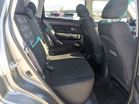 Used 2013 Kia Soul + w/ Audio Pkg image 18