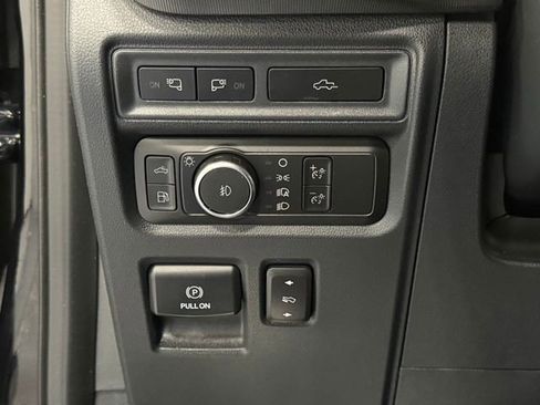 Certified 2022 Ford F150 Platinum w/ Equipment Group 701A High AWD/4WD image 17