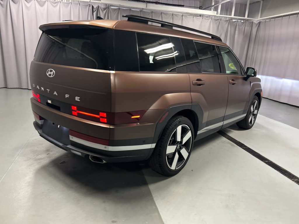 Used 2025 Hyundai Santa Fe Limited FWD image 7