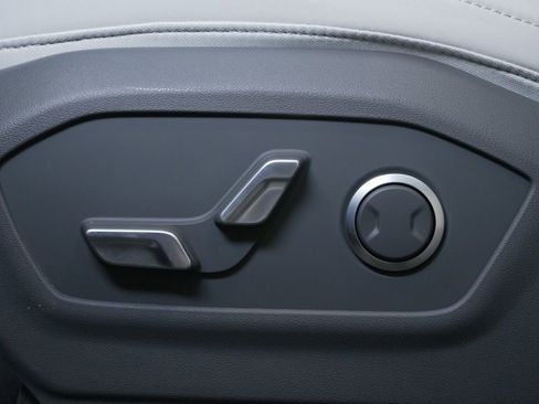 Used 2025 Hyundai Santa Fe SEL image 25