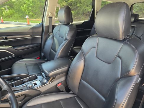 Used 2020 Kia Telluride LX FWD image 13