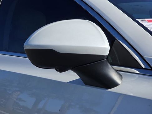 Certified 2025 Buick Envision Avenir image 13