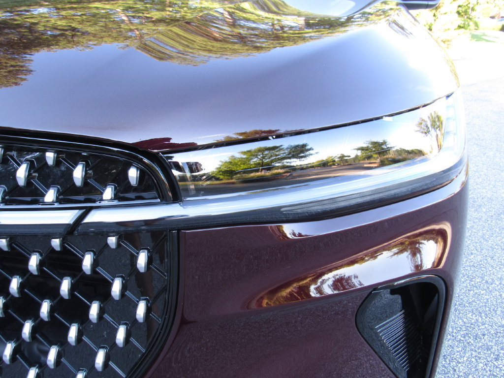 Used 2024 Lincoln Nautilus Premier AWD/4WD image 11