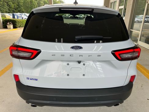 Used 2025 Ford Escape ST-Line w/ Tech Pack #1 FWD image 12