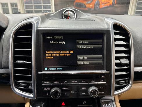 Used 2016 Porsche Cayenne image 80