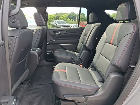 Used 2026 Chevrolet Traverse RS AWD/4WD image 17