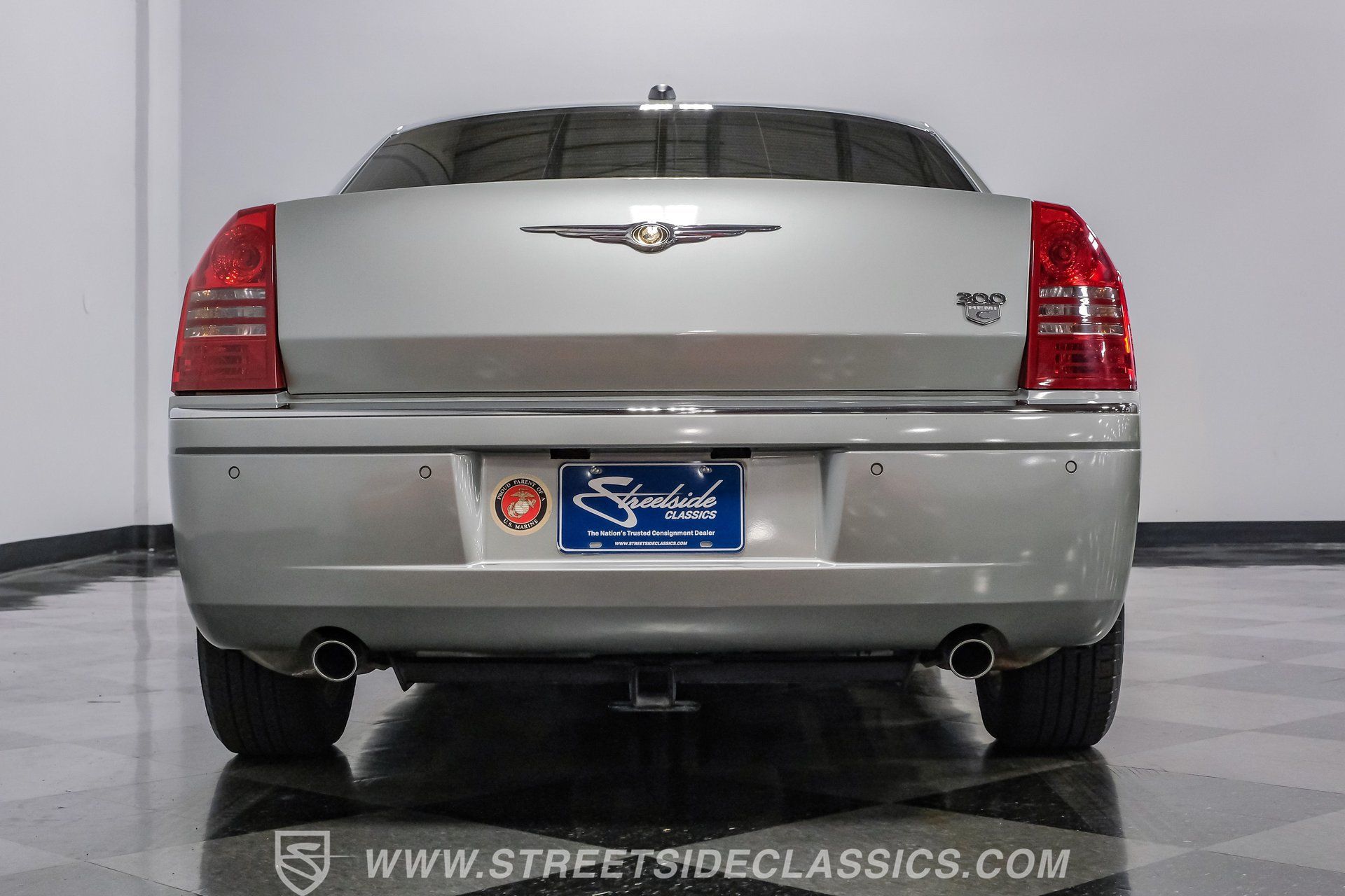 Used 2005 Chrysler 300 C w/ Navigation & Sound Group II RWD image 32