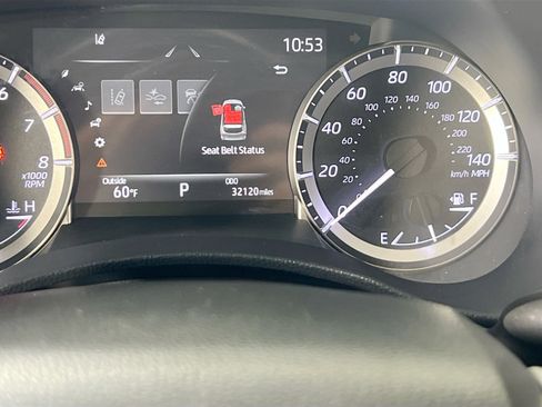 Used 2023 Toyota Highlander XLE image 12