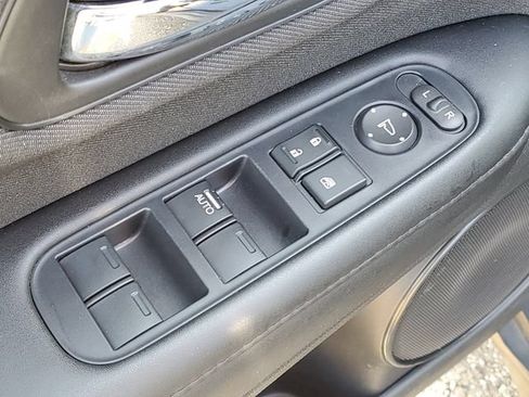 Used 2022 Honda HR-V LX image 14