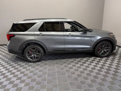 Used 2025 Ford Explorer ST w/ Sun And Sound Package AWD/4WD image 7