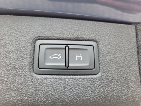 Certified 2022 Bentley Bentayga AWD/4WD image 14