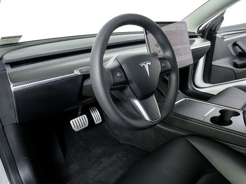 Used 2023 Tesla Model 3 Performance image 3