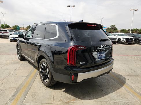 Used 2025 Kia Telluride S AWD/4WD image 5