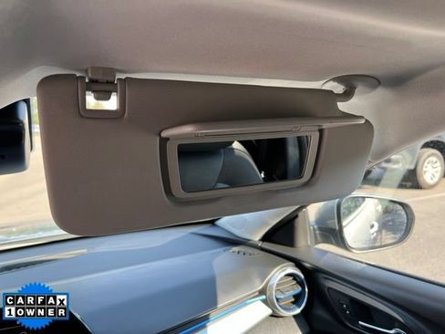 Used 2025 Chevrolet Trax LT w/ LT Convenience Package FWD image 29