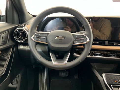 New 2026 Chevrolet Equinox ACTIV w/ Convenience Package III image 13