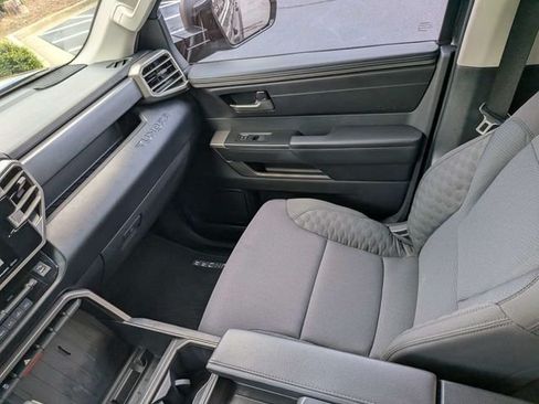 Used 2023 Toyota Tundra SR5 w/ SR5 Convenience Package AWD/4WD image 17