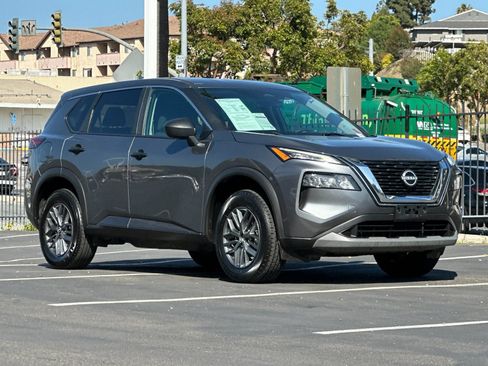 Used 2023 Nissan Rogue S FWD image 7