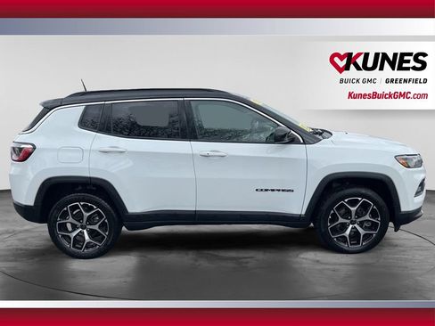 Used 2025 Jeep Compass Limited AWD/4WD image 4