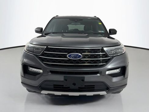 Used 2020 Ford Explorer XLT w/ Equipment Group 202A AWD/4WD image 2